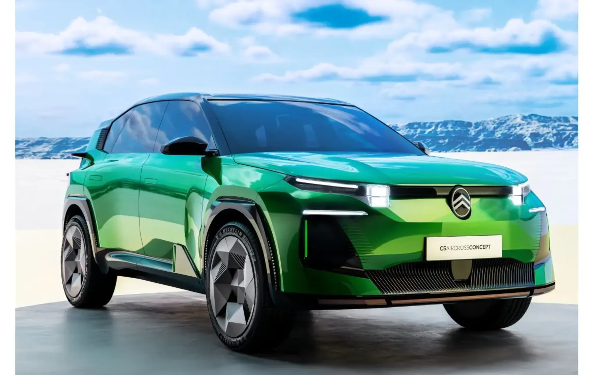 CITROEN PRESENTS C5 AIRCROSS CONCEPT: THE PROMISE OF A FAMILY LOUNGE SUV WITH SHARP DESIGN